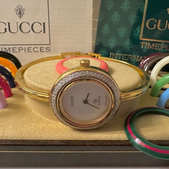Reserve for @lancelot8878~Near Mint~Gucci Watch W/DiamondCut Bezel~Box/Paper - Picture 3 of 15